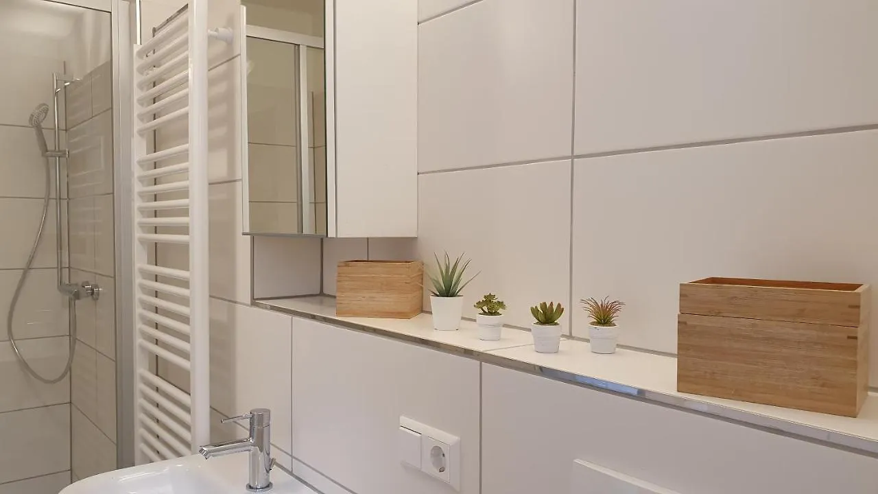 Pineapple Apartments Dresdner Heide Mit Garten Dresden 0*,